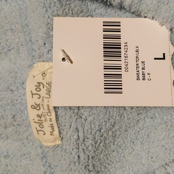 NWT Ladies sweater - Picture 2 of 3